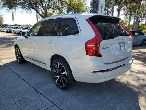 2023 Volvo XC90 B5 Plus
