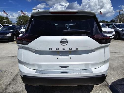 2025 Nissan Rogue SV