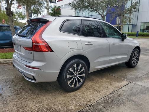 2025 Volvo XC60 B5 Core