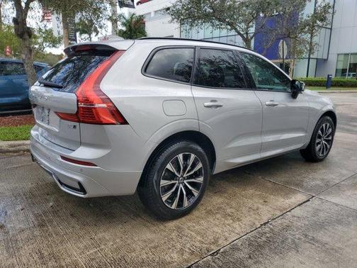 2025 Volvo XC60 B5 Core