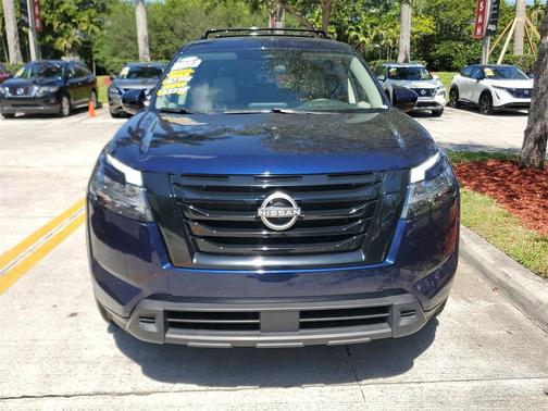 2022 Nissan Pathfinder SV