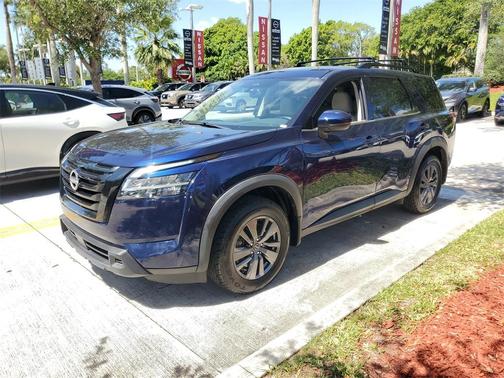 2022 Nissan Pathfinder SV