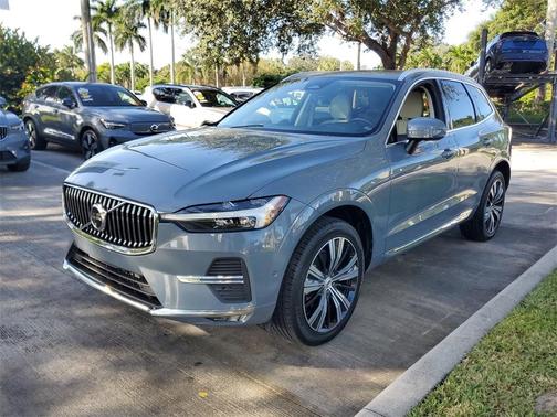 2023 Volvo XC60 B5 Plus Bright Theme