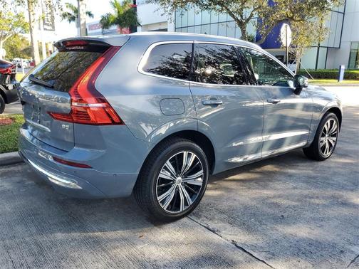 2023 Volvo XC60 B5 Plus Bright Theme