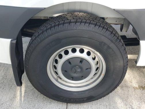 2024 Mercedes-Benz Sprinter 2500 144 WB Standard Roof Passenger
