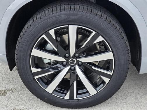 2026 Volvo XC90 B5 Core