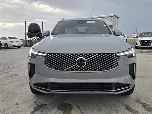 2026 Volvo XC90 B5 Core