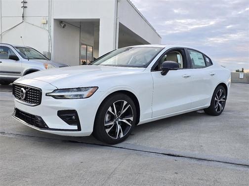 2025 Volvo S60 B5 Core