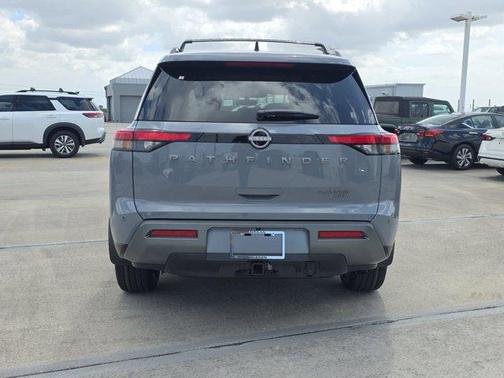 Boulder Gray Pearl 2026 Nissan Pathfinder Platinum