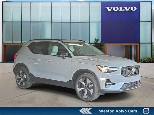 2026 Volvo XC40 B5 Plus