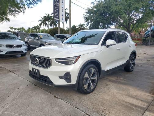 White 2025 Volvo XC40 B5 Plus Bright Theme