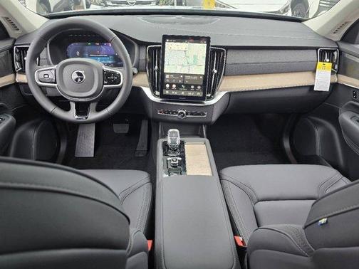 2025 Volvo XC90 B5 Plus 7-Seater