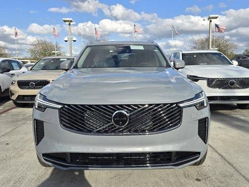 2025 Volvo XC90 B5 Plus 7-Seater