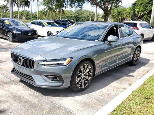 2022 Volvo S60 B5 Inscription