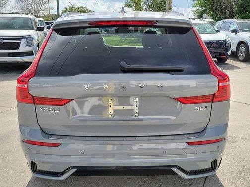 2025 Volvo XC60 B5 Plus