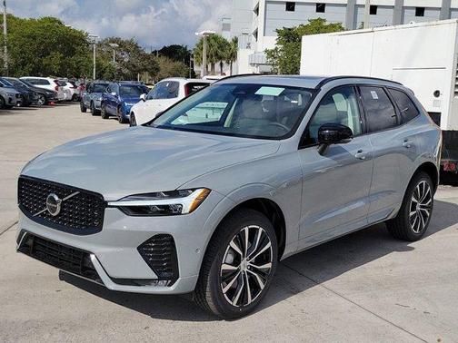 2025 Volvo XC60 B5 Plus