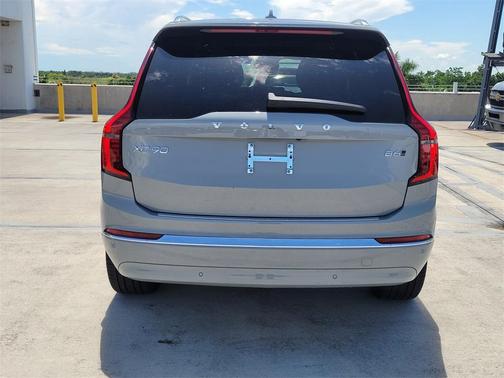 2026 Volvo XC90 B6 Plus 7-Seater