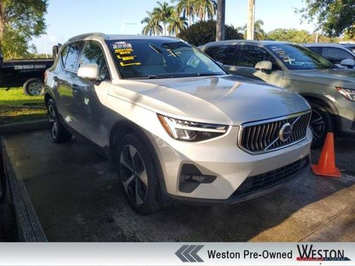 Silver 2023 Volvo XC40 B4 Plus Bright Theme