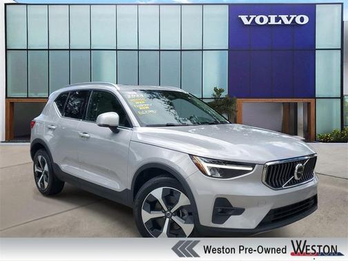 Silver 2023 Volvo XC40 B4 Plus Bright Theme