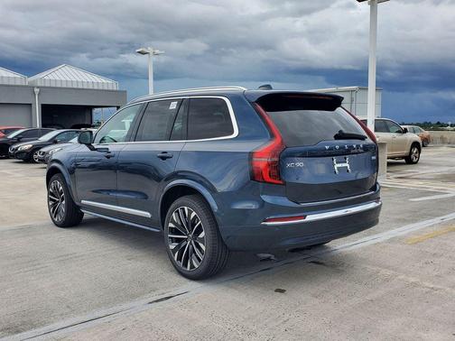 Denim Blue Metallic 2026 Volvo XC90 B6 Plus 7-Seater