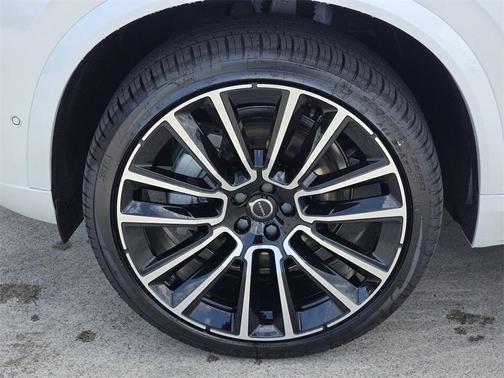 2025 Volvo XC90 B6 Ultra