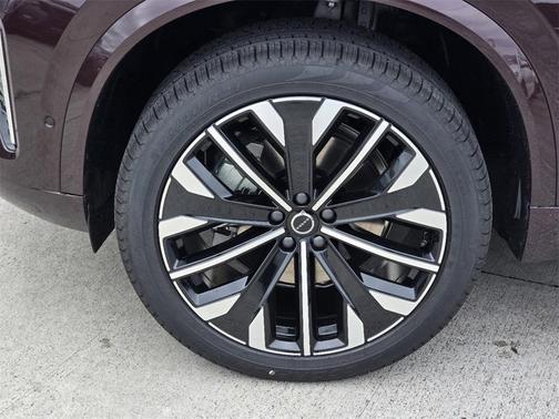 2025 Volvo XC90 B6 Ultra