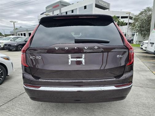 2025 Volvo XC90 B6 Ultra