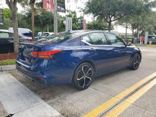 Deep Blue Pearl 2023 Nissan Altima 2.5 SR