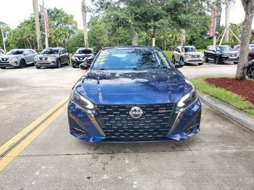 Deep Blue Pearl 2023 Nissan Altima 2.5 SR