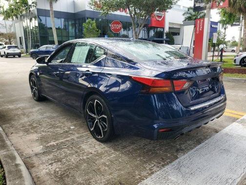 Deep Blue Pearl 2023 Nissan Altima 2.5 SR