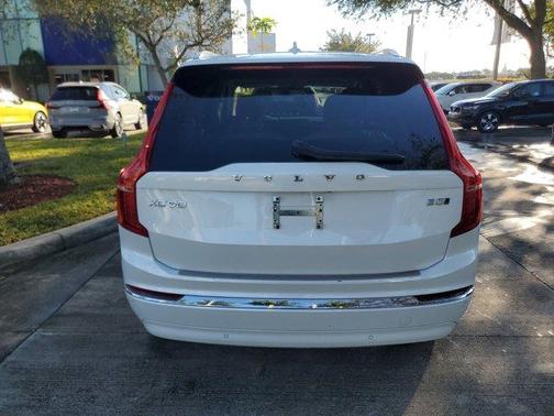 2024 Volvo XC90 B5 Core Bright Theme