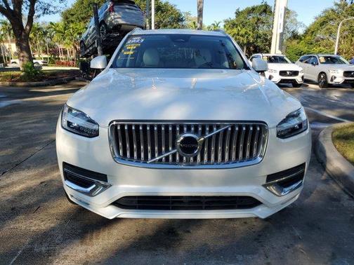 2024 Volvo XC90 B5 Core Bright Theme