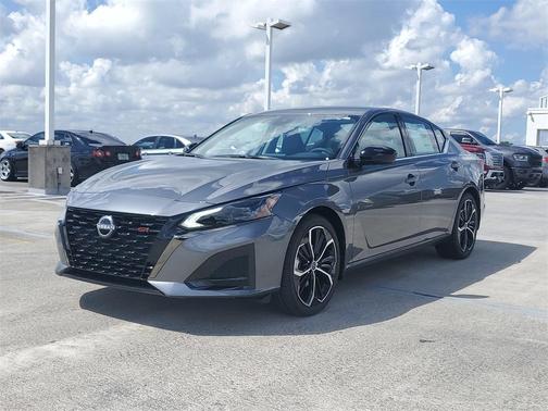 2025 Nissan Altima SR