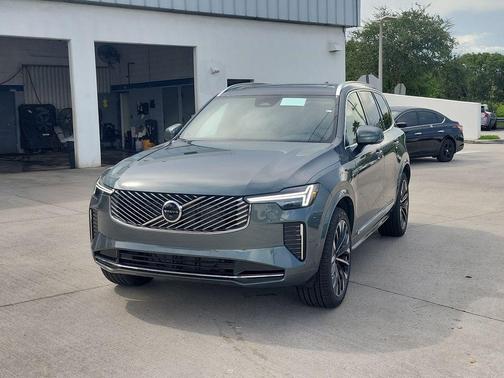 Forest Green 2027 Volvo XC90 B5 Plus