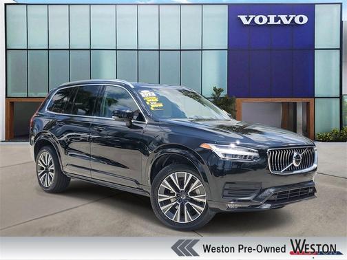 2022 Volvo XC90 T5 Momentum 7 Passenger