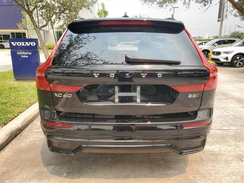 2025 Volvo XC60 B5 Plus