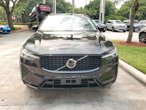 2025 Volvo XC60 B5 Plus