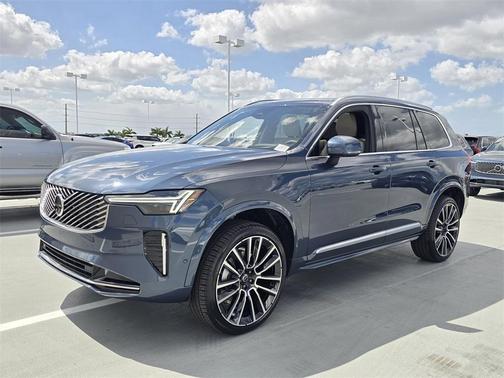 2025 Volvo XC90 B6 Plus 6-Seater