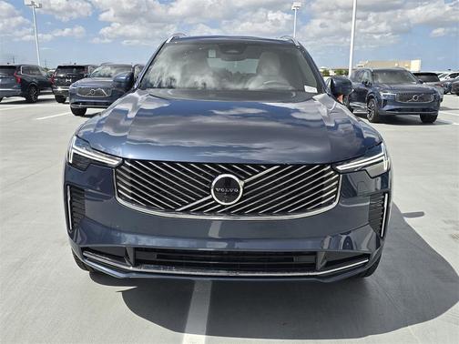 2025 Volvo XC90 B6 Plus 6-Seater