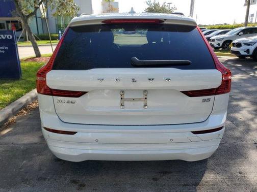 2023 Volvo XC60 B5 Core