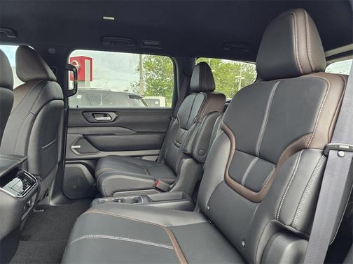 2025 Nissan Armada SL