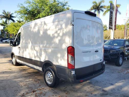 Oxford White 2023 Ford Transit-250 Base