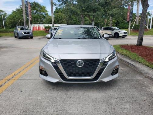 Brilliant Silver Metallic 2019 Nissan Altima 2.5 SL