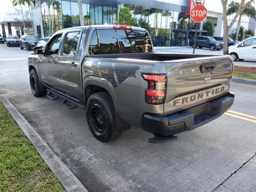 2022 Nissan Frontier S
