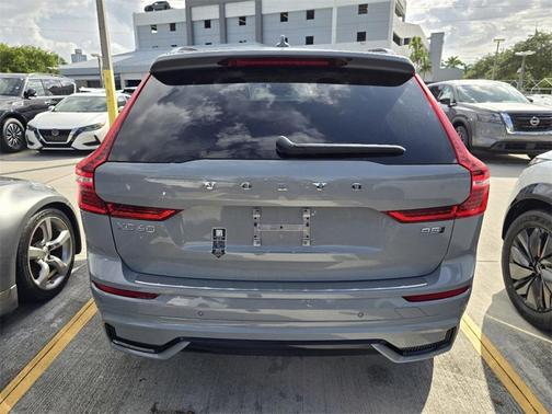 2025 Volvo XC60 B5 Plus