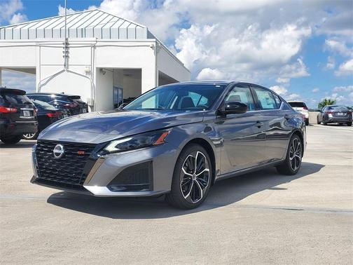 2025 Nissan Altima SR