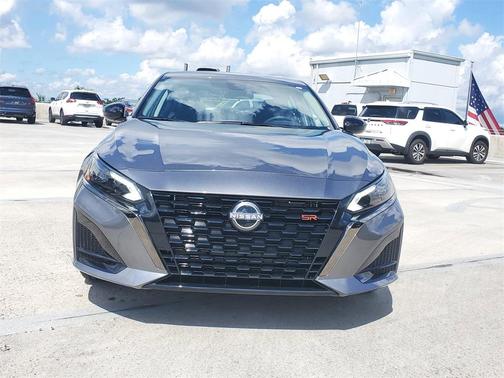 2025 Nissan Altima SR