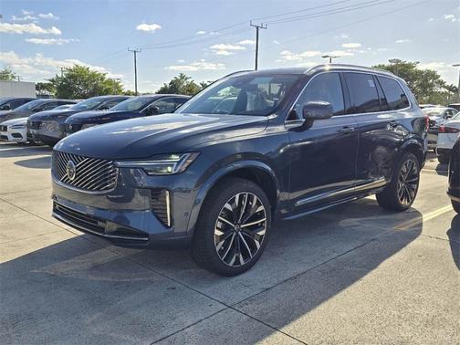 2025 Volvo XC90 B5 Plus 7-Seater