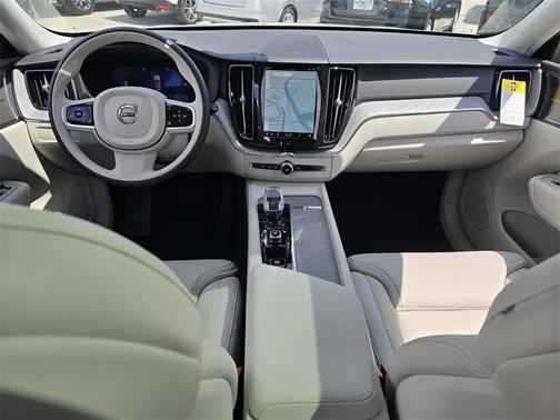 2025 Volvo XC60 Plug-In Hybrid T8 Ultra