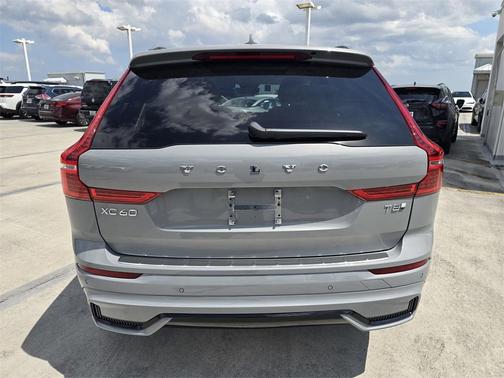 2025 Volvo XC60 Plug-In Hybrid T8 Ultra